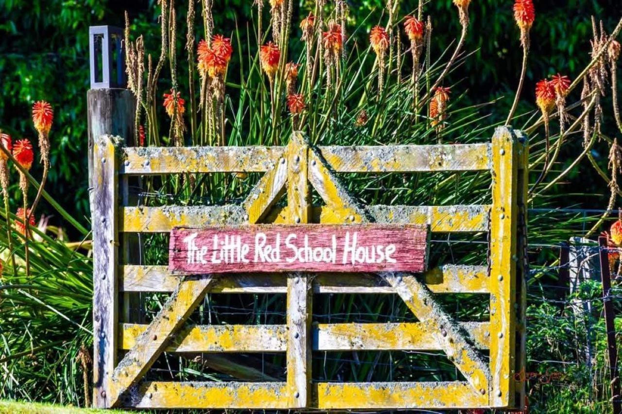 Little Red School House Villa Oamaru Exterior photo